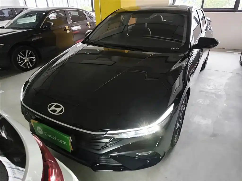 Hyundai Elantra — фото 6