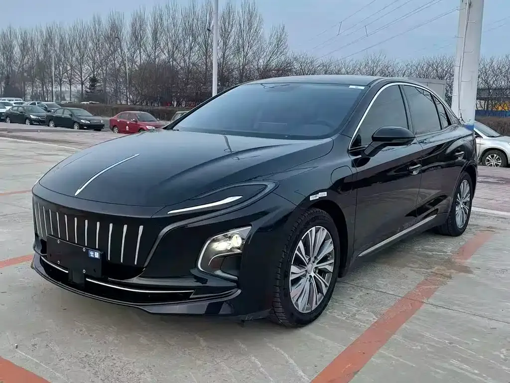 Hongqi E-QM5 — фото 1