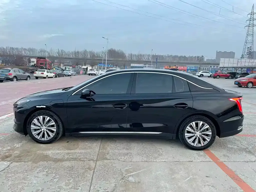 Hongqi E-QM5 — фото 10