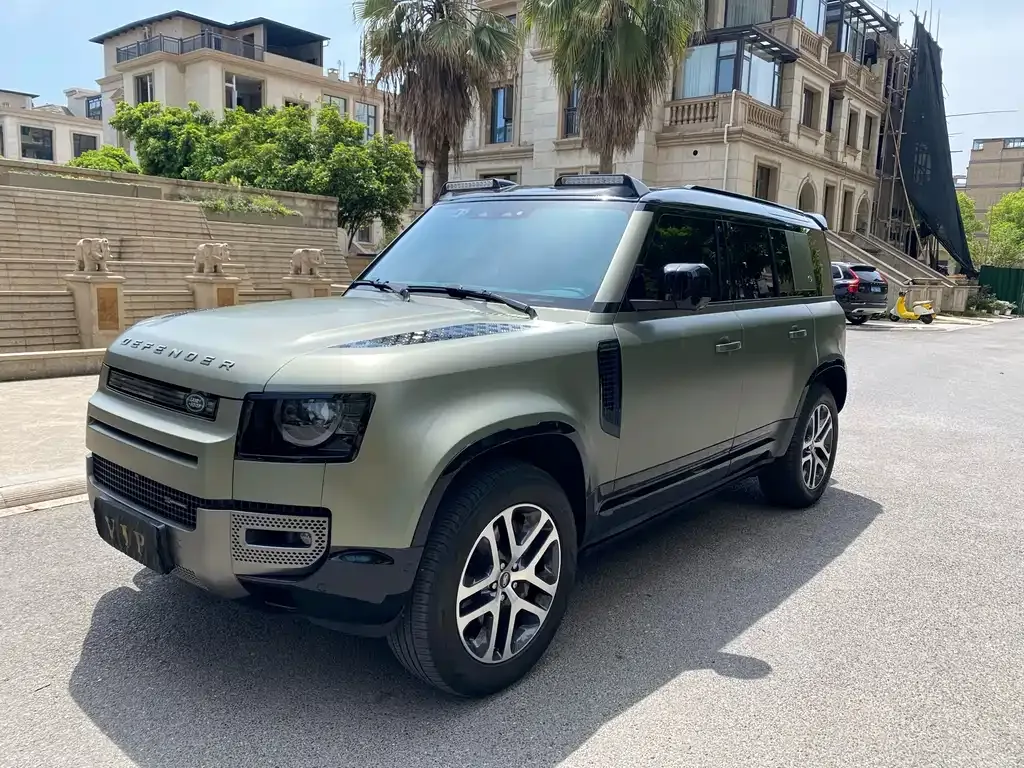 Land Rover Defender — фото 1