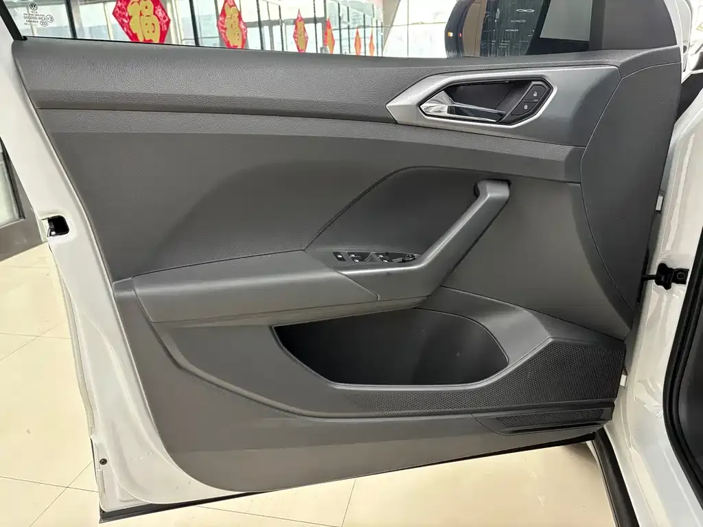 Volkswagen T-Cross — фото 3