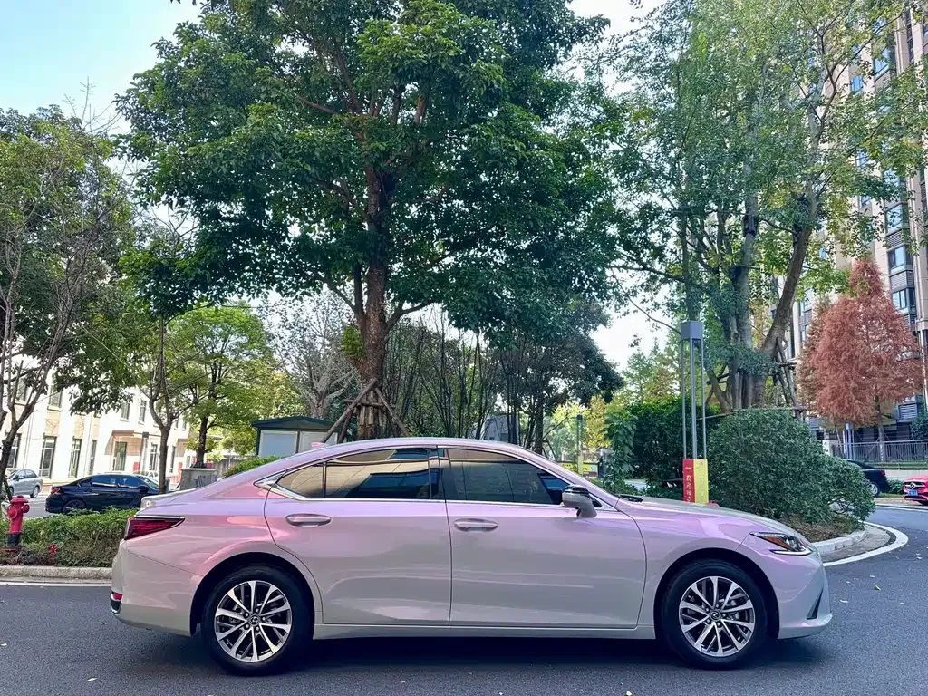 Lexus ES — фото 8