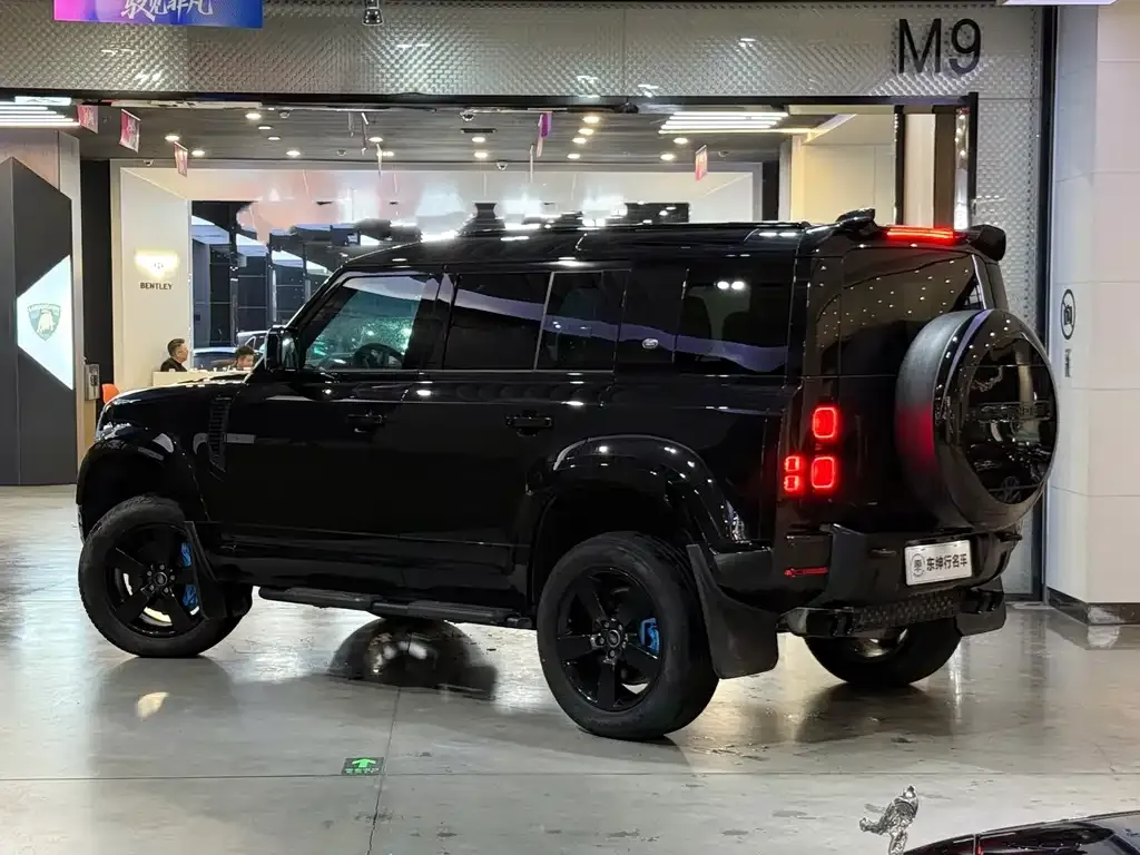 Land Rover Defender — фото 10