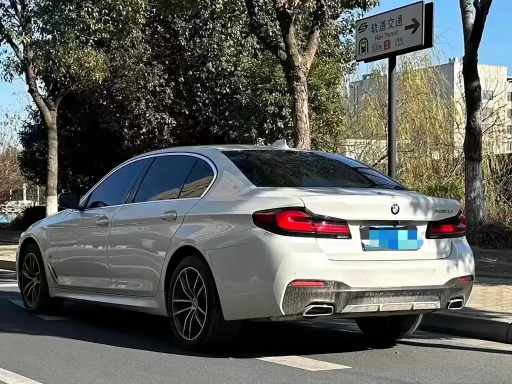 BMW 5 Series — фото 9