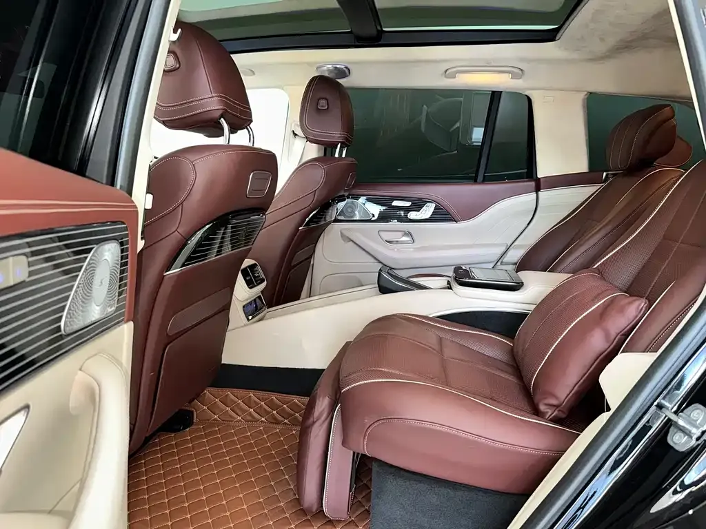 Mercedes-Benz GLS — фото 9