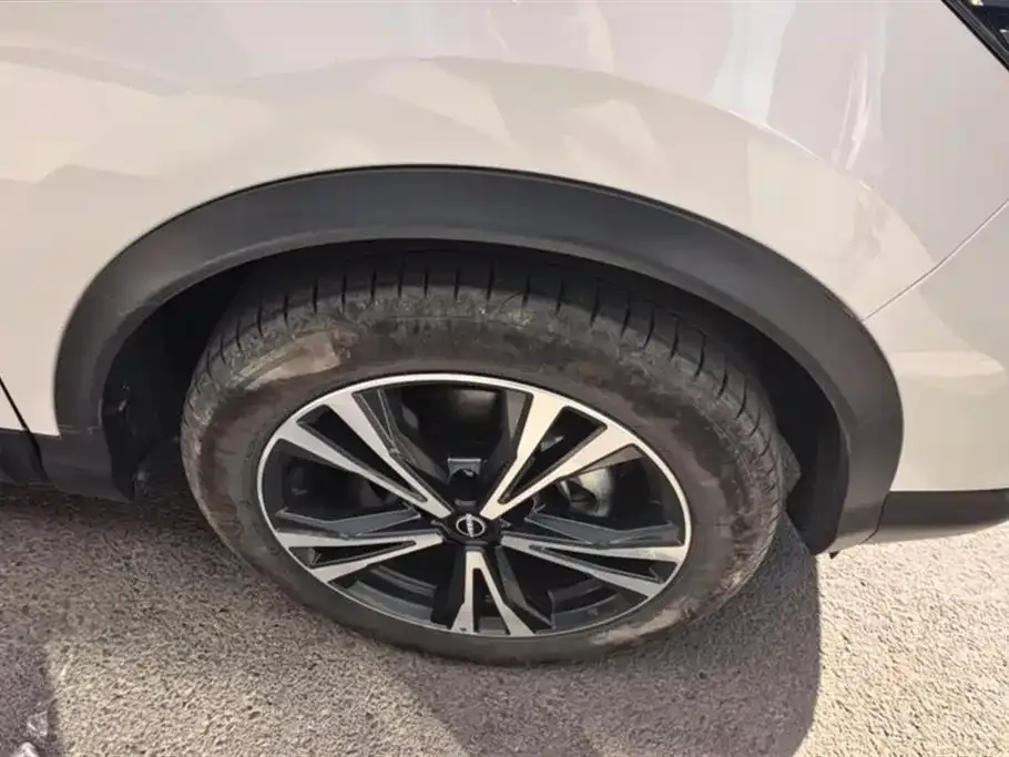 Nissan Qashqai — фото 10