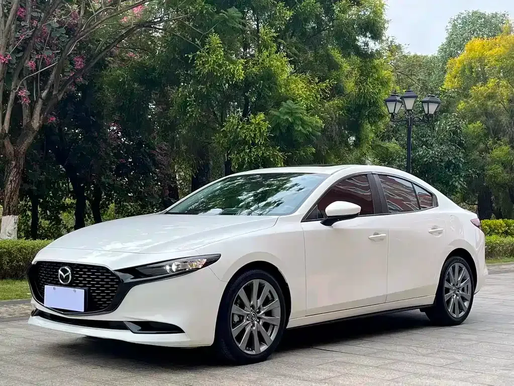 Mazda 3 Axela — фото 1