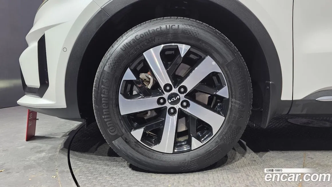 Kia Sorento — фото 7