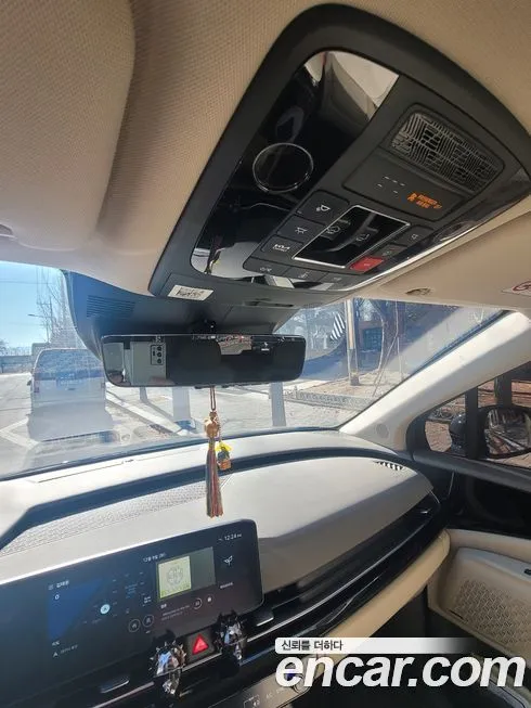 Kia Carnival — фото 10