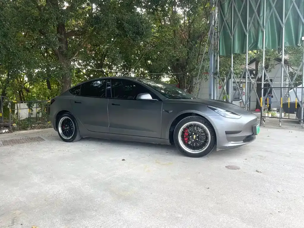 Tesla Model 3 — фото 10