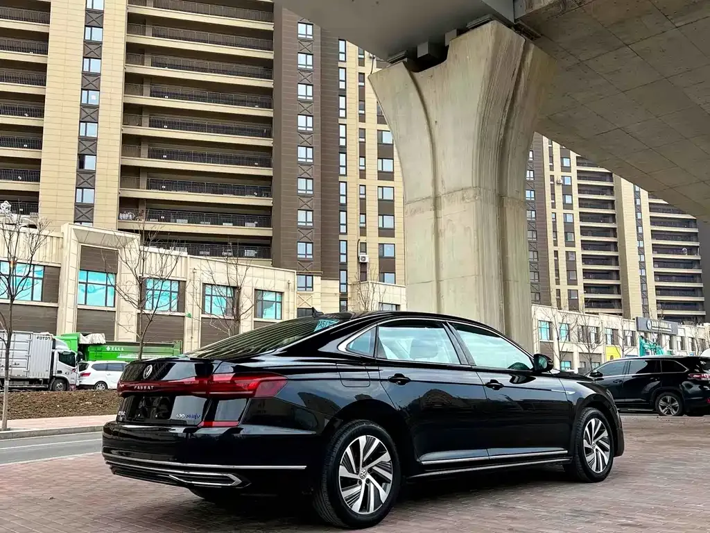 Volkswagen Passat New Energy — фото 4