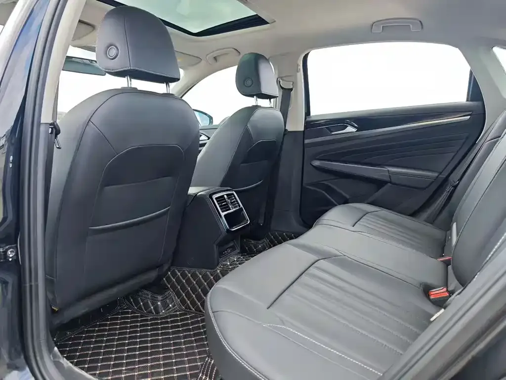 Volkswagen Passat — фото 6