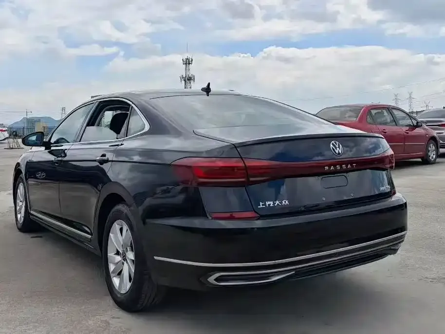 Volkswagen Passat — фото 7