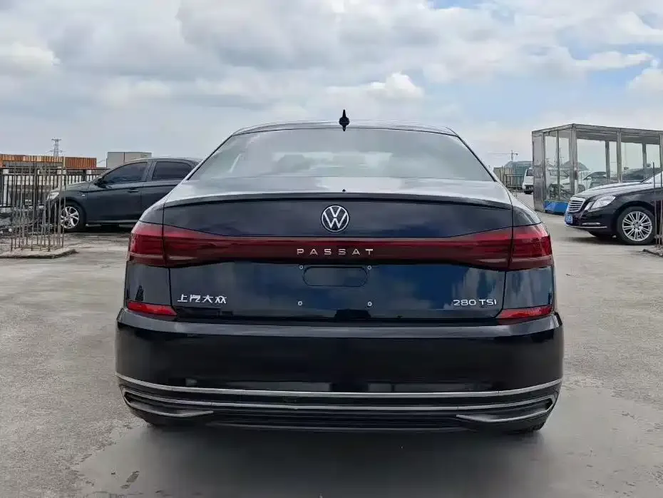 Volkswagen Passat — фото 8