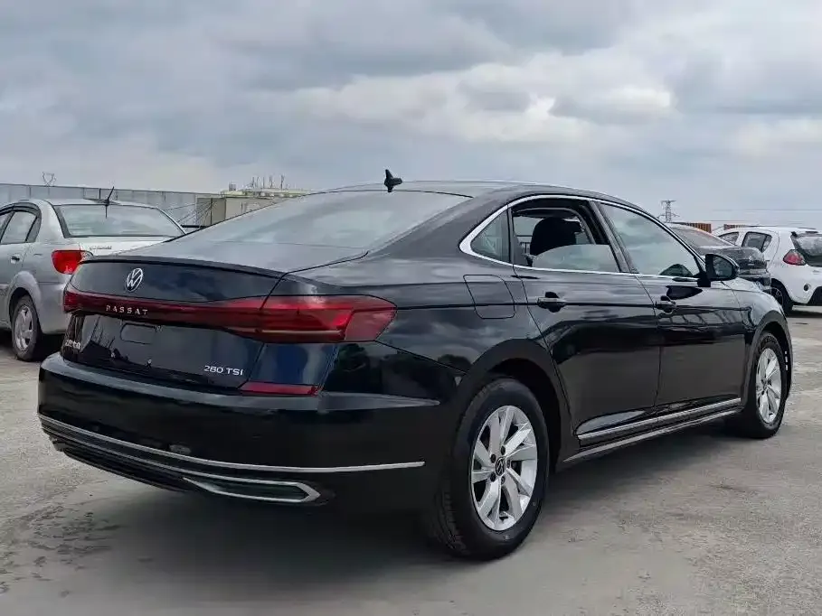 Volkswagen Passat — фото 9