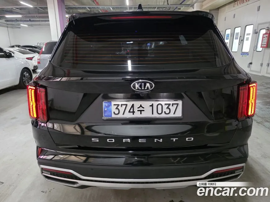 Kia Sorento — фото 8