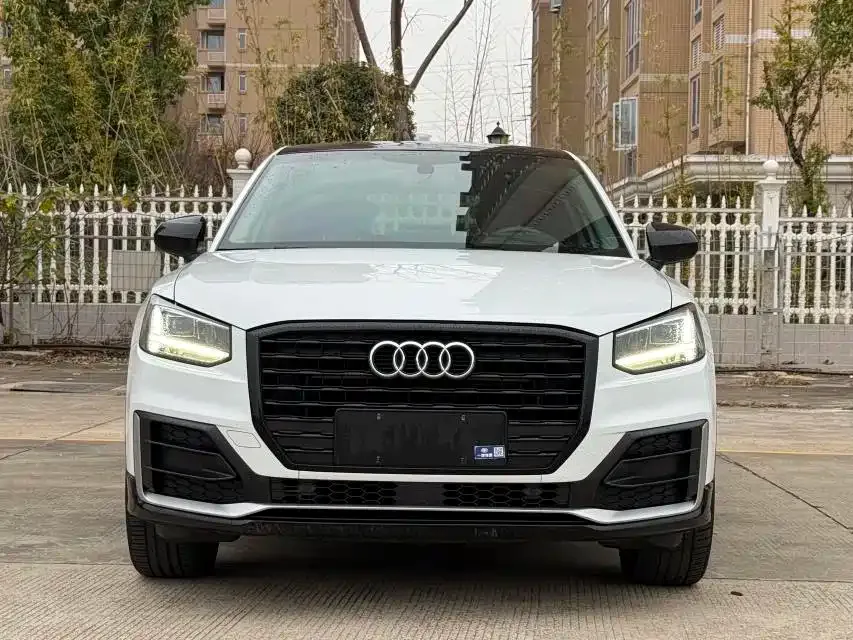 Audi Q2L — фото 2