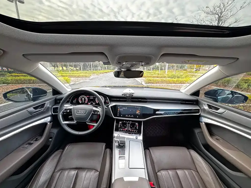 Audi A7L — фото 5