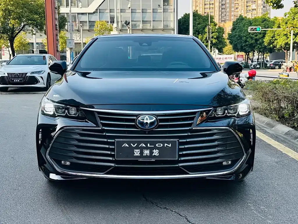Toyota Avalon — фото 2