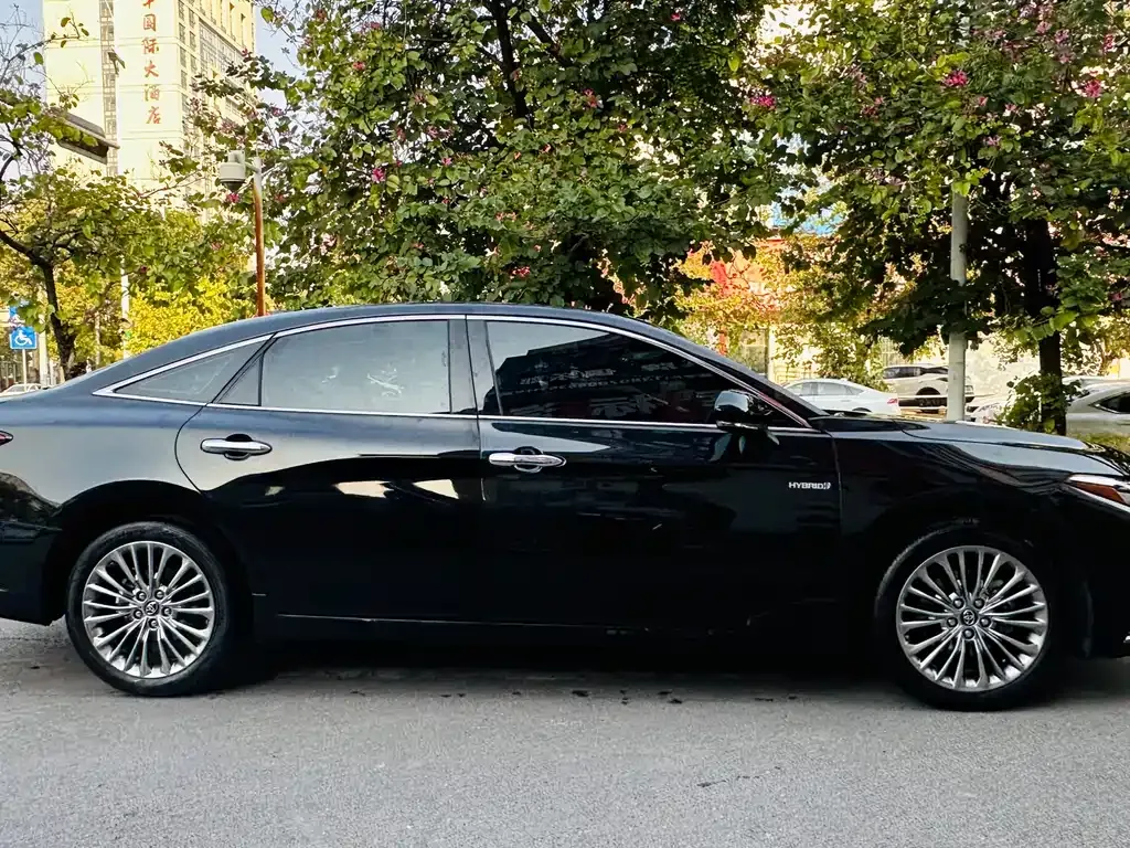 Toyota Avalon — фото 10