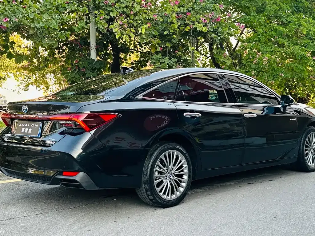 Toyota Avalon — фото 5