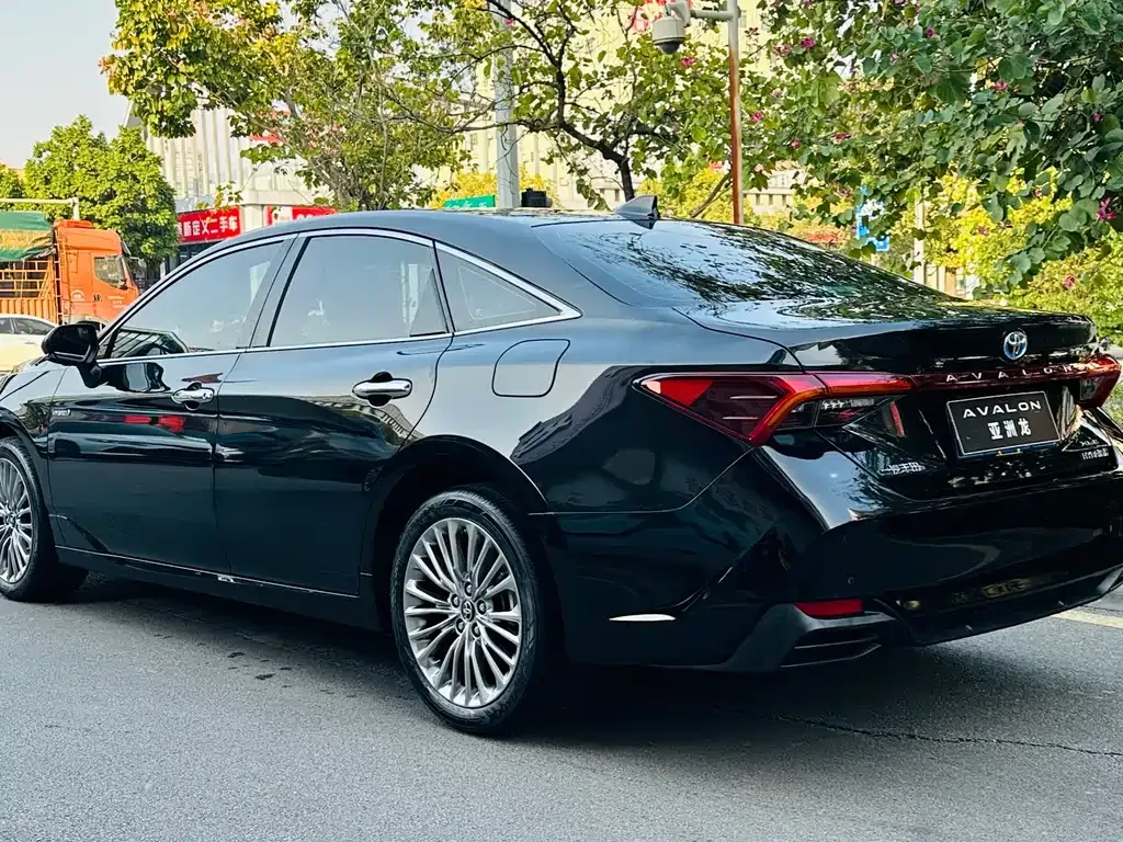 Toyota Avalon — фото 6