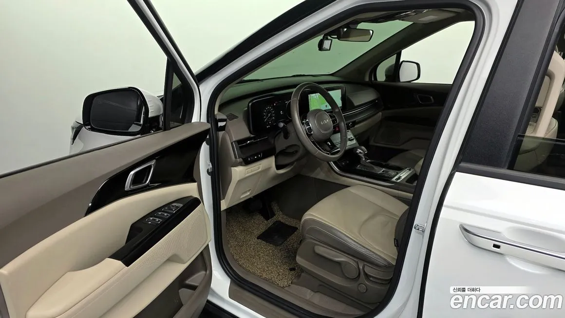 Kia Carnival — фото 10
