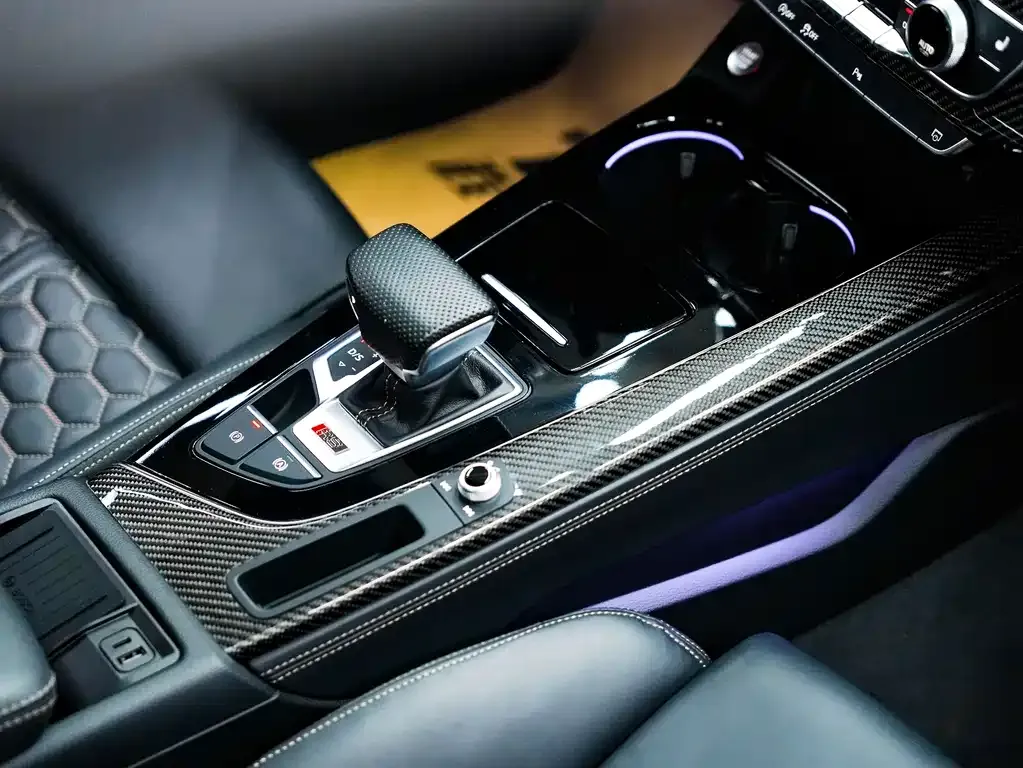 Audi RS 4 — фото 10