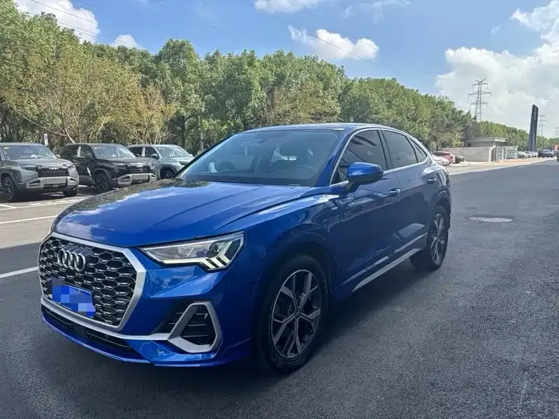 Audi Q3 Sportback — фото 1