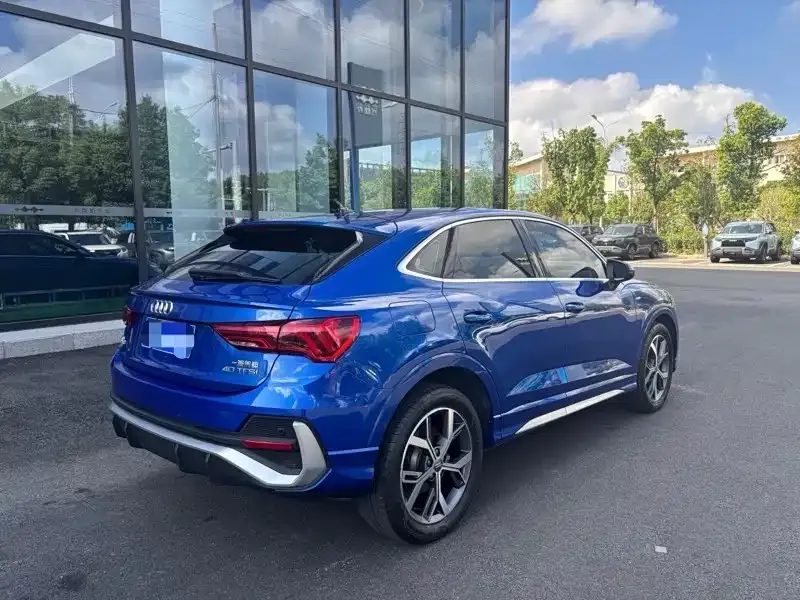 Audi Q3 Sportback — фото 10