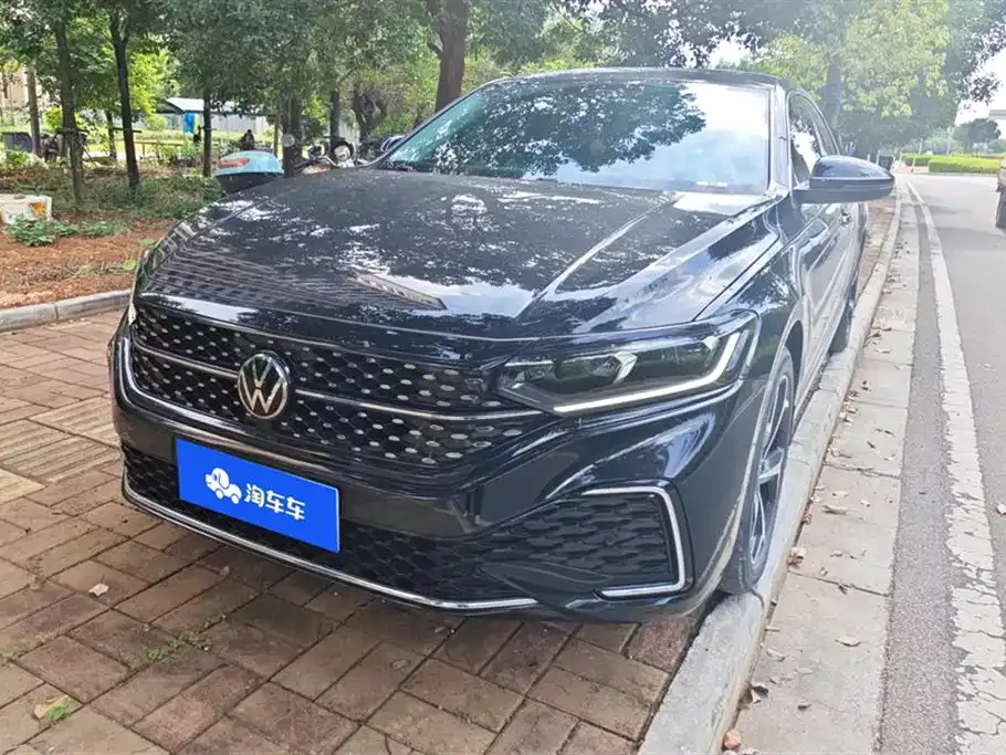 Volkswagen Passat — фото 1
