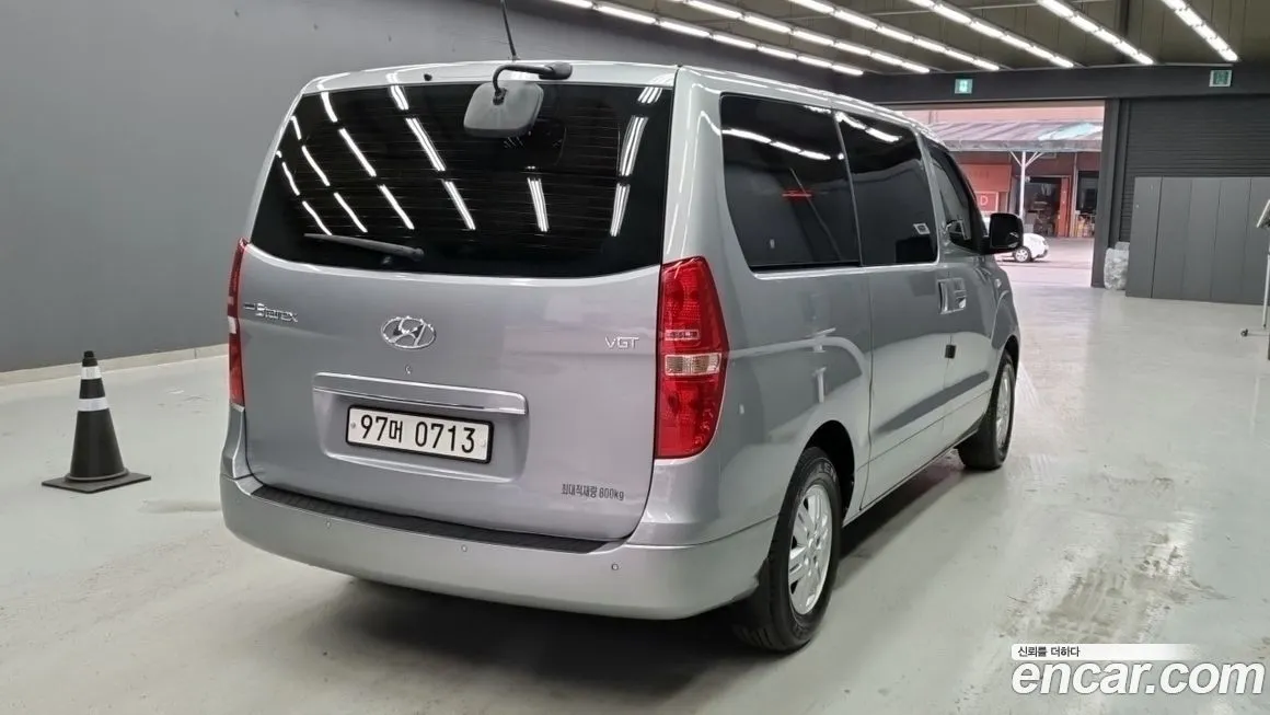 Hyundai Starex — фото 10