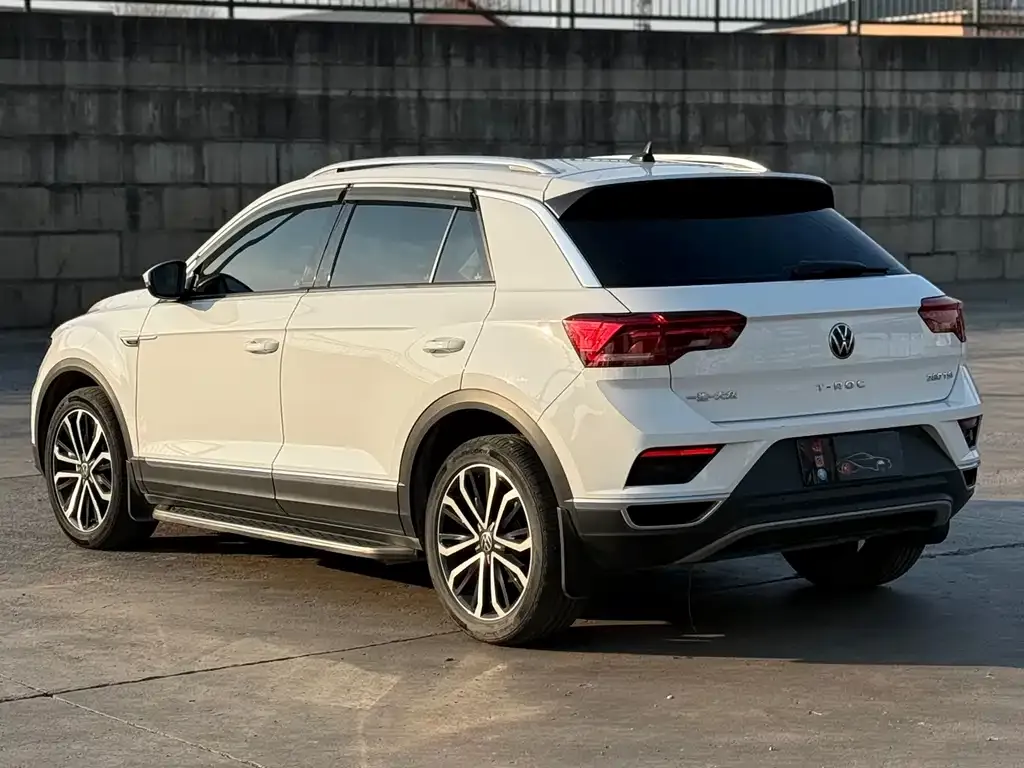 Volkswagen T-Roc — фото 5