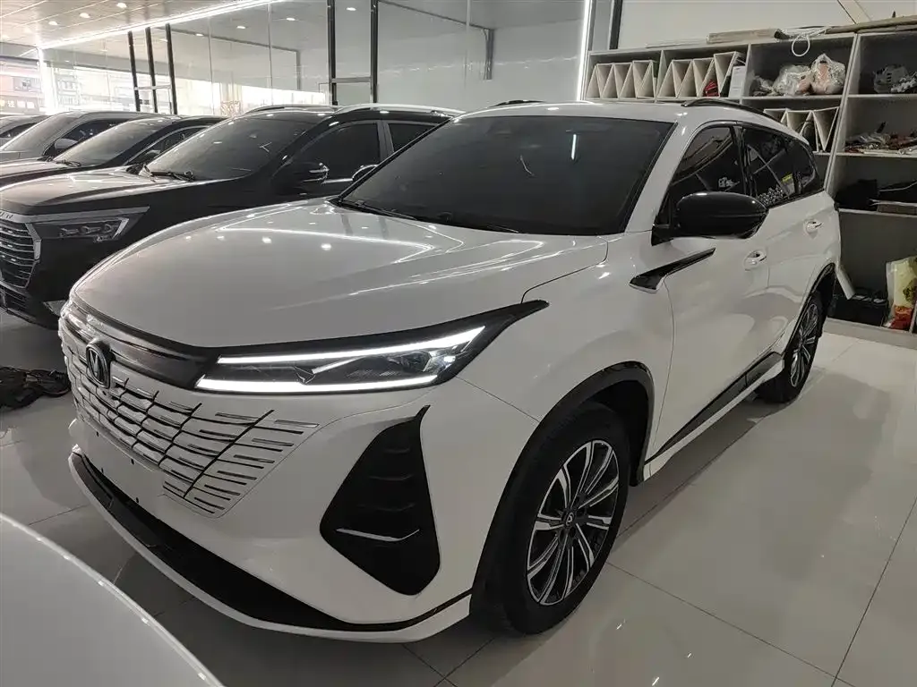 Changan CS75PLUS — фото 1