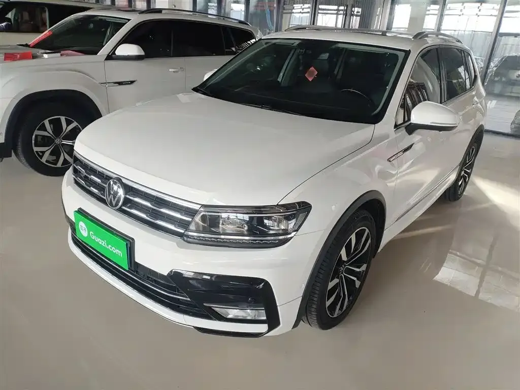 Volkswagen Tiguan L — фото 1