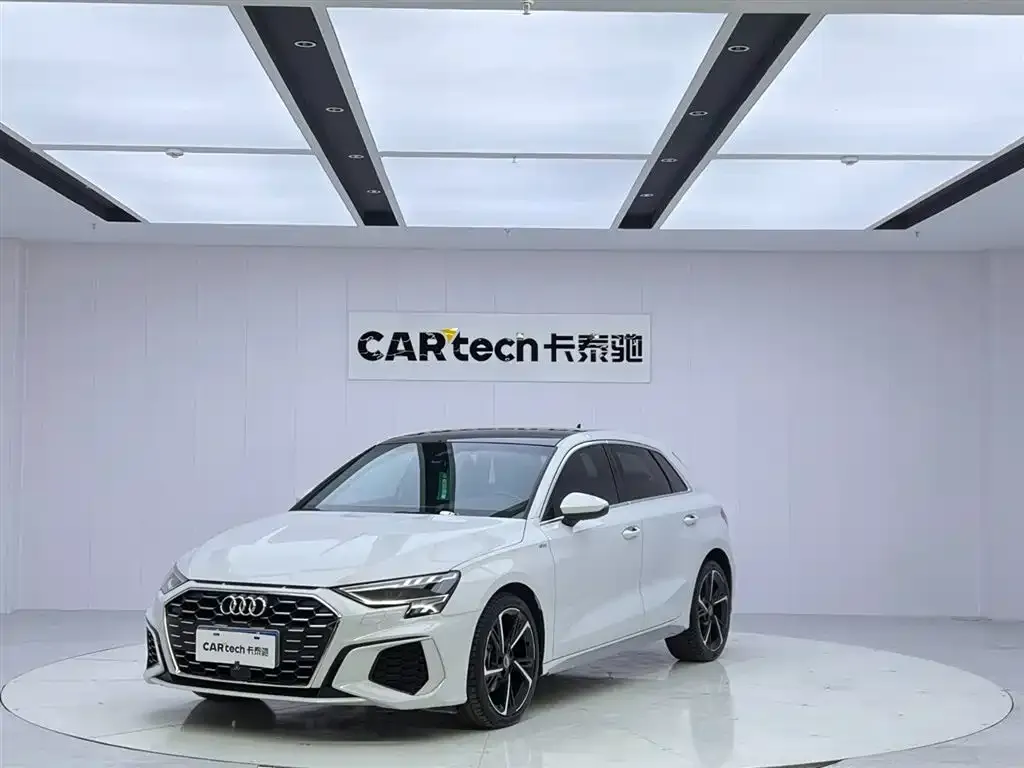 Audi A3 — фото 1