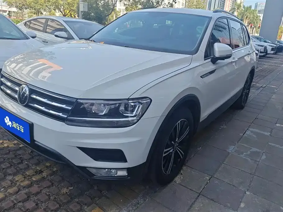 Volkswagen Tiguan L — фото 1