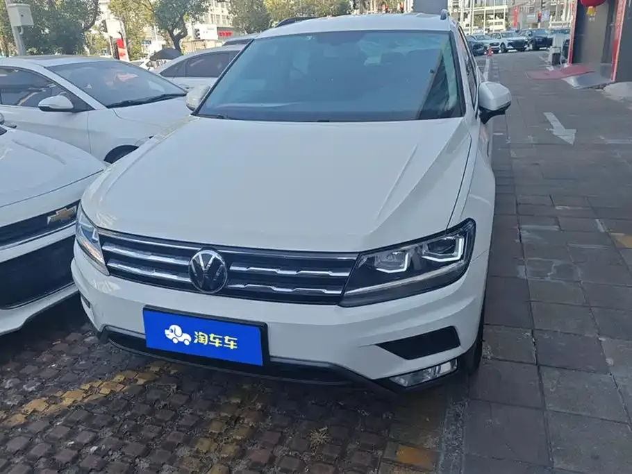 Volkswagen Tiguan L — фото 2