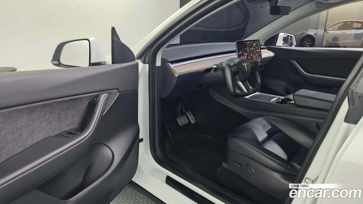 Tesla Model Y — фото 3
