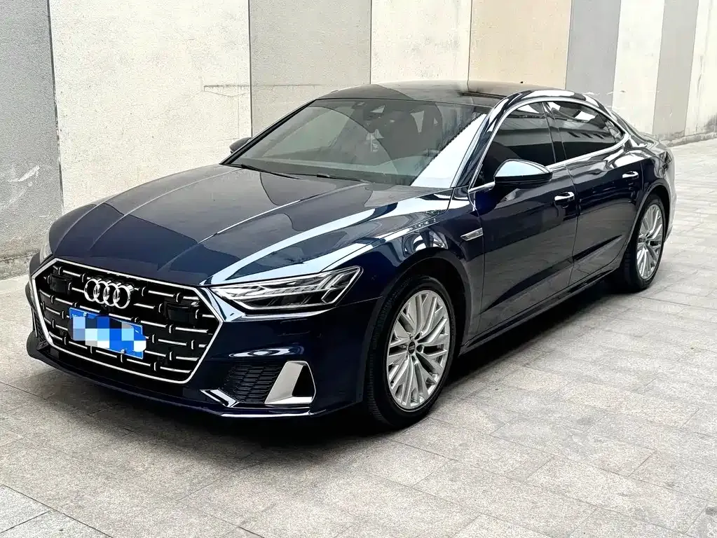 Audi A7L — фото 1
