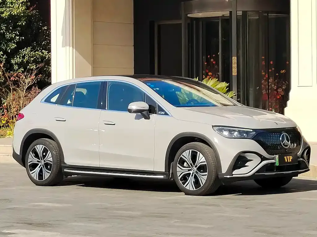 Mercedes-Benz EQE SUV — фото 3