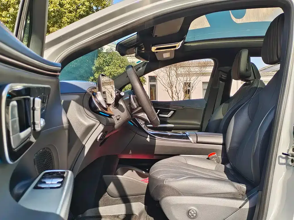 Mercedes-Benz EQE SUV — фото 6