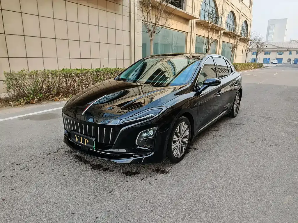 Hongqi E-QM5 — фото 1