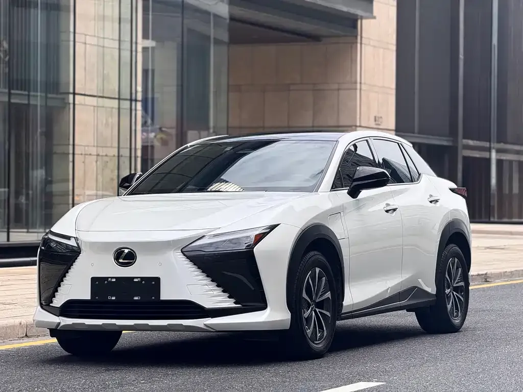Lexus RZ — фото 1