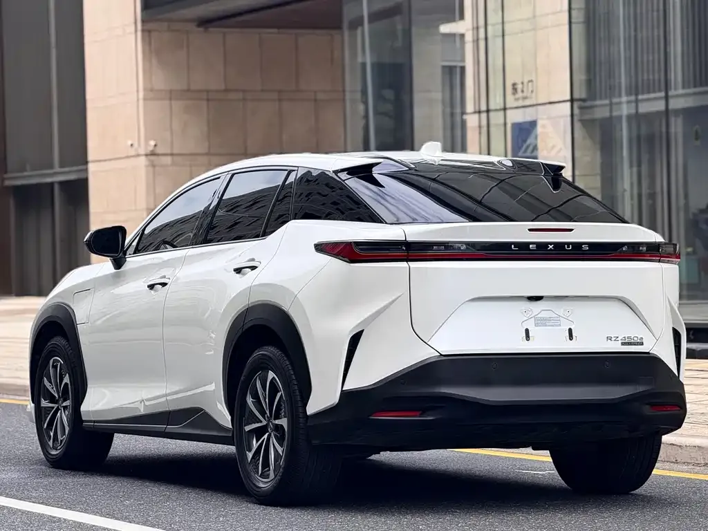Lexus RZ — фото 3