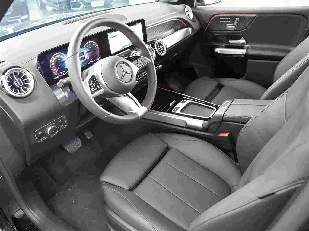 Mercedes-Benz GLB — фото 2