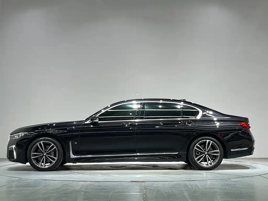 BMW 7 Series — фото 5