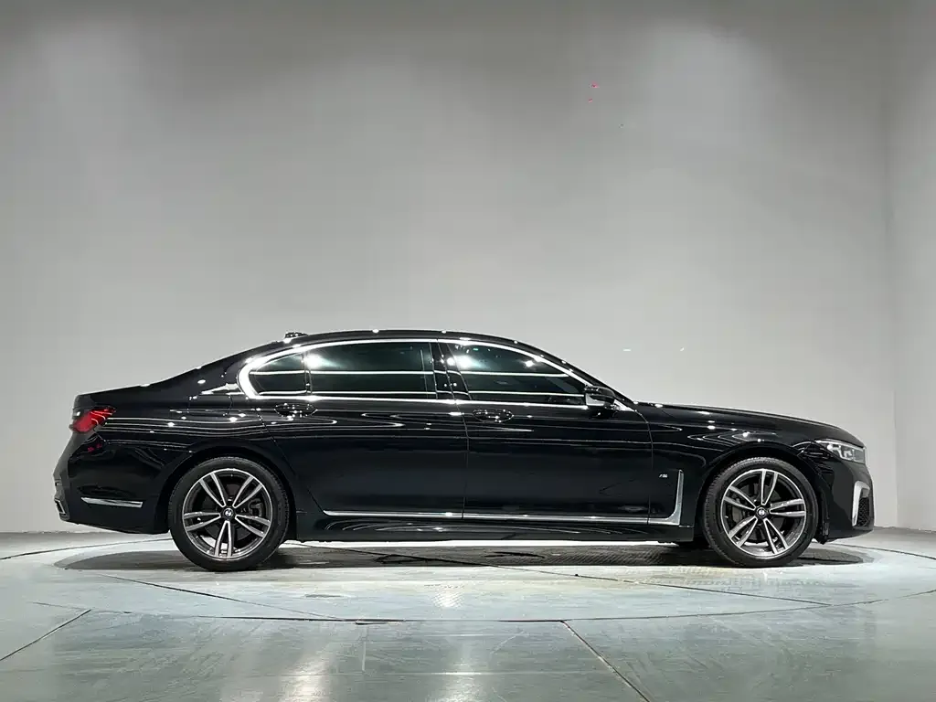 BMW 7 Series — фото 4