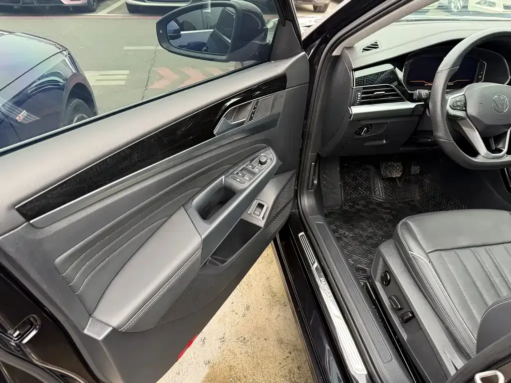 Volkswagen Passat — фото 8