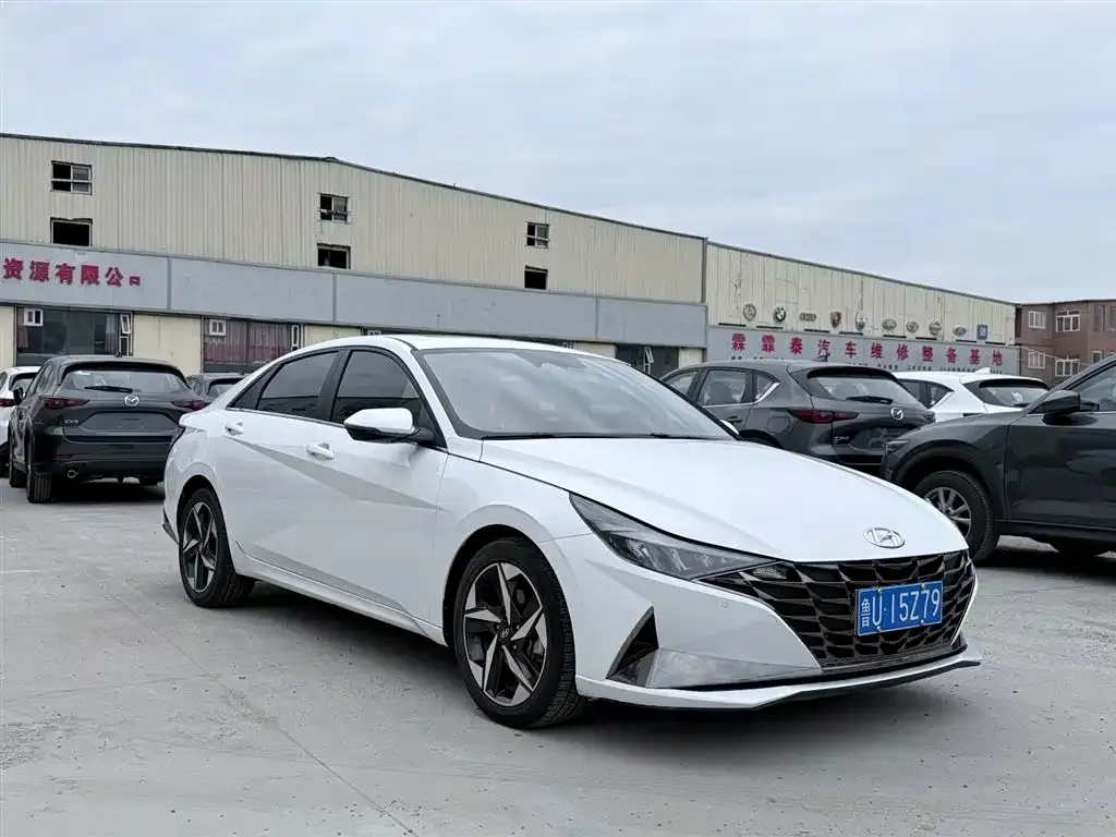 Hyundai Elantra — фото 5